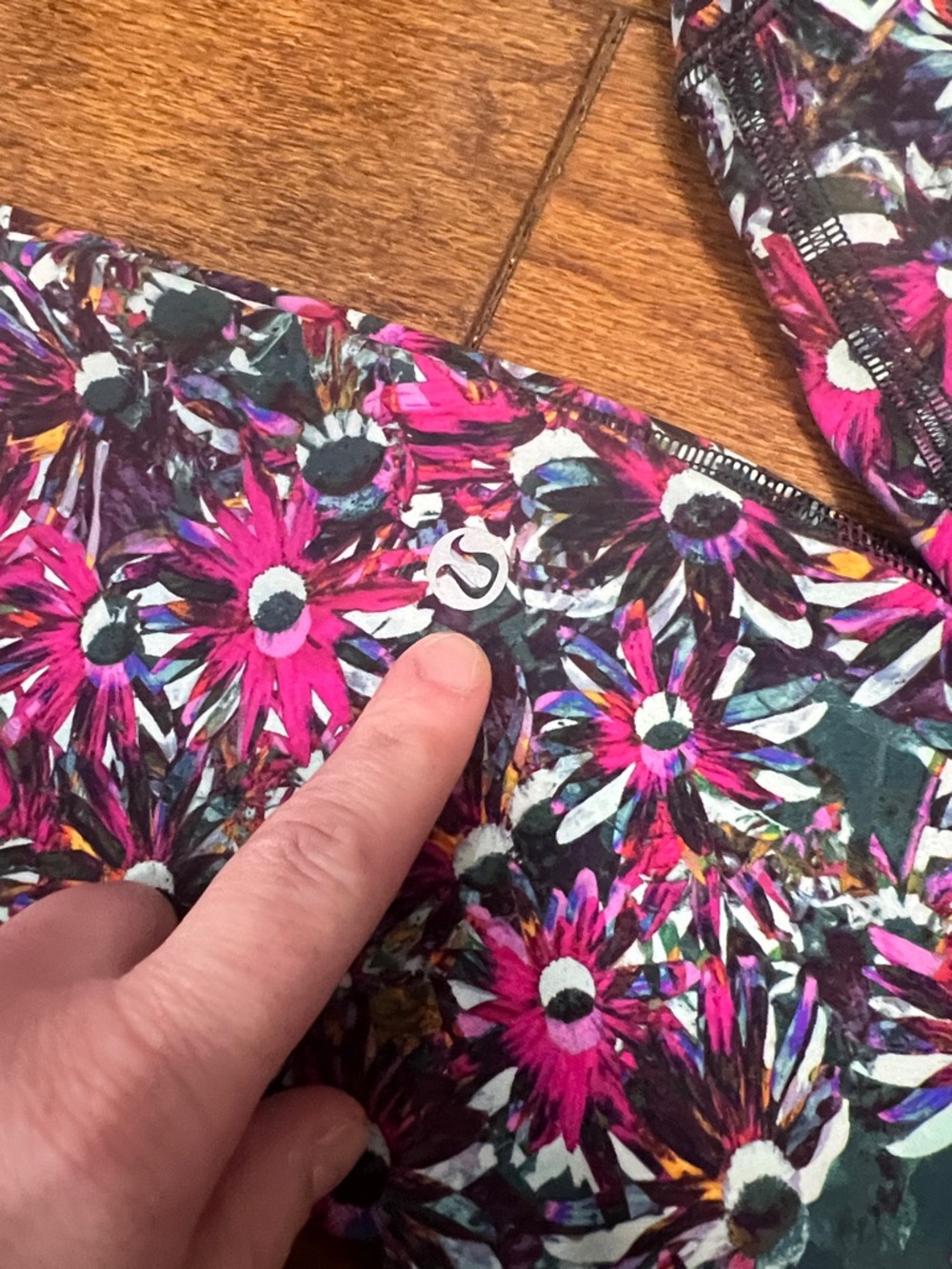 63. Lululemon Swift Speed High-Rise Tight 28"
Floral Electric Multi leggings 2 - Picture 5 of 9